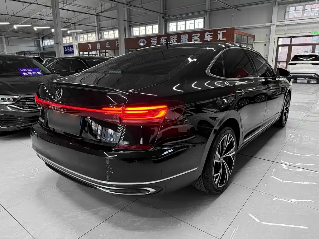 Volkswagen Passat — фото 3