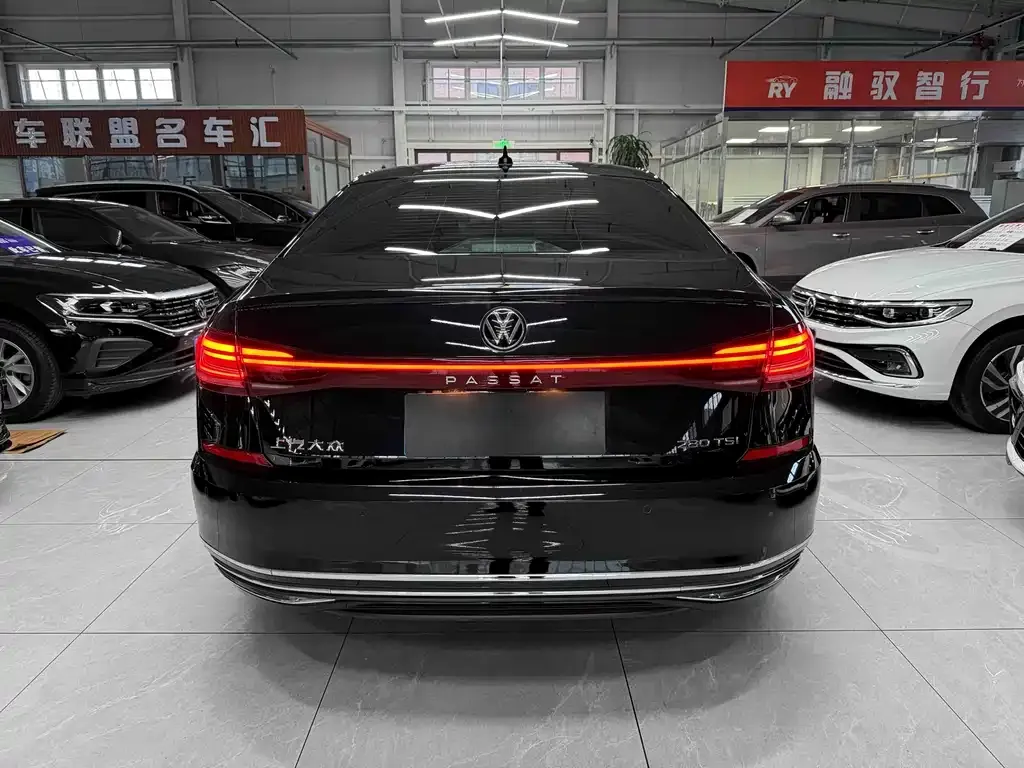 Volkswagen Passat — фото 10