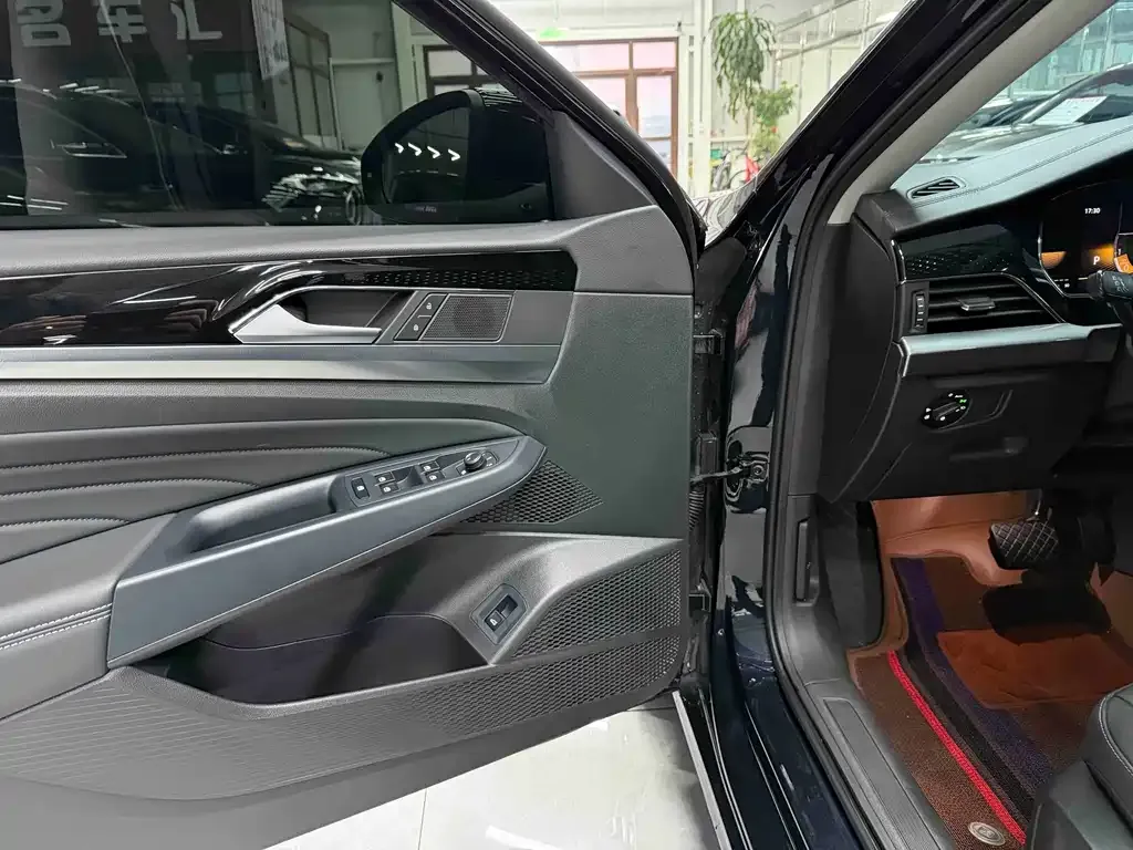 Volkswagen Passat — фото 8
