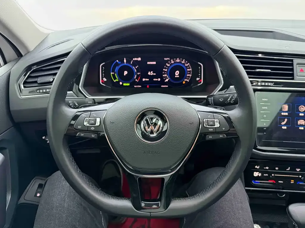 Volkswagen Tiguan L New Energy — фото 10