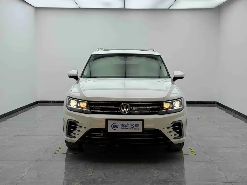 Volkswagen Tiguan L New Energy — фото 3