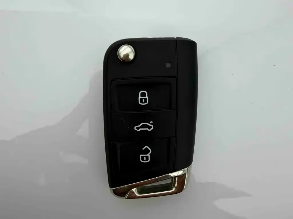 Volkswagen Tiguan L New Energy — фото 2