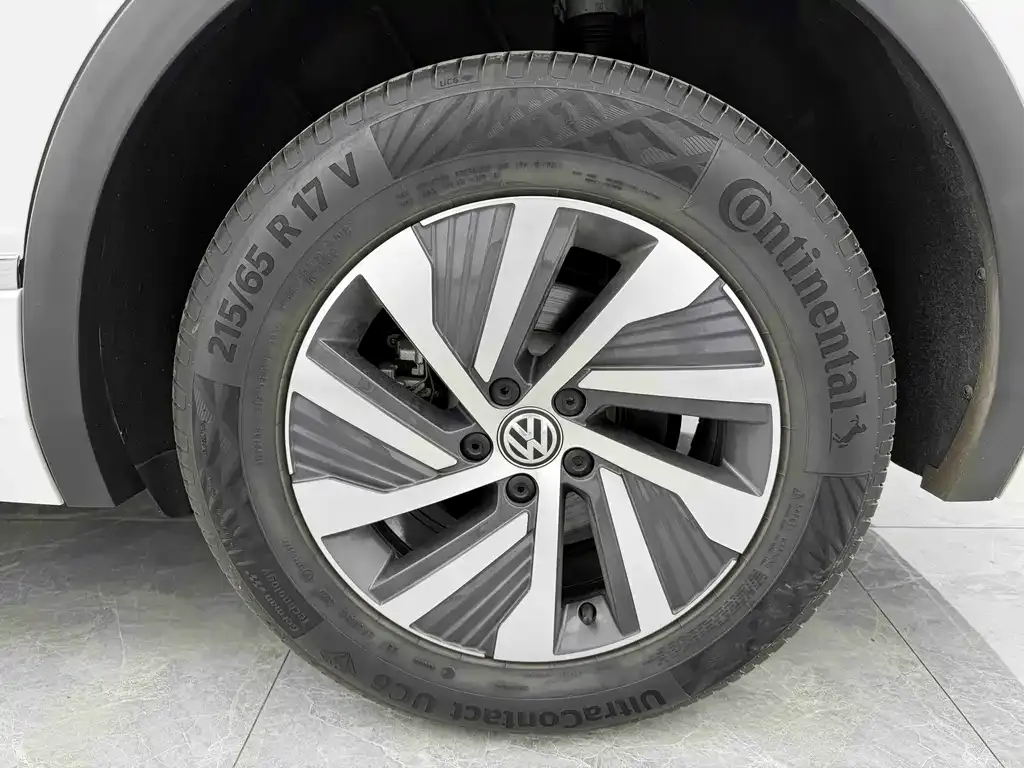 Volkswagen Tiguan L New Energy — фото 9