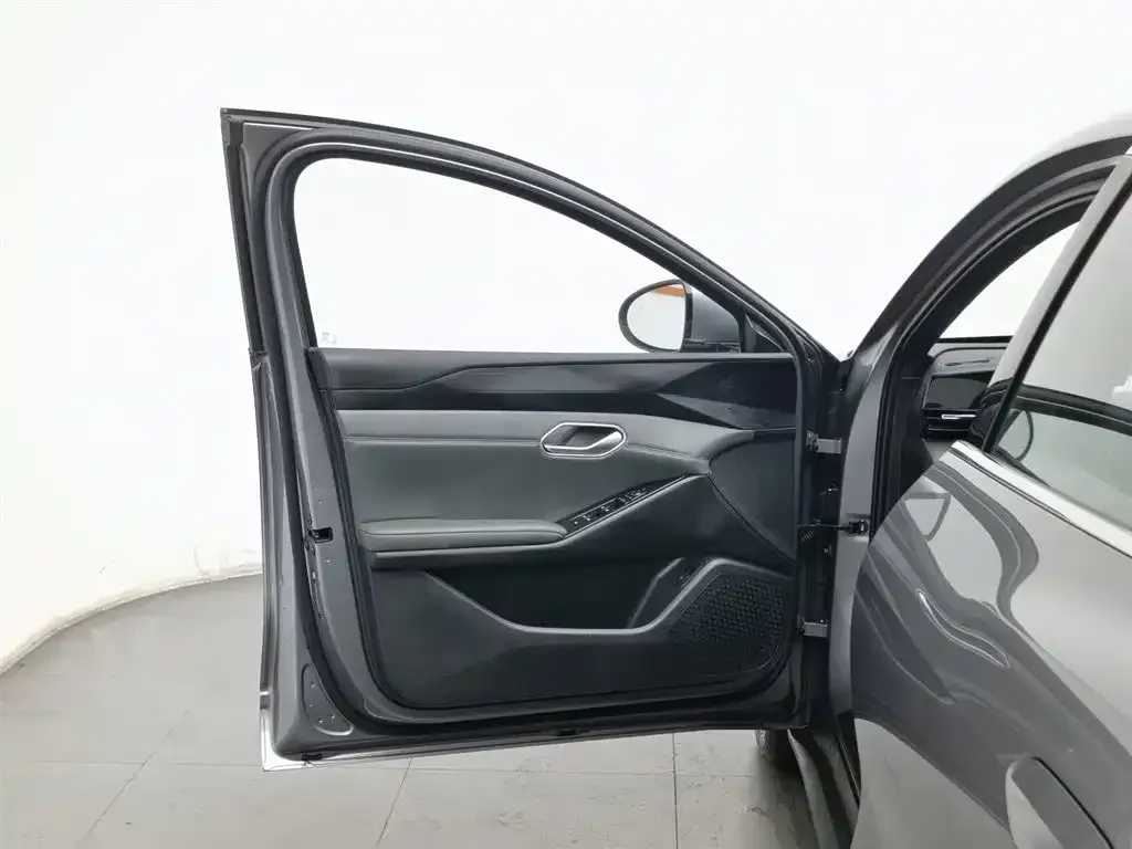 BYD Qin L — фото 2