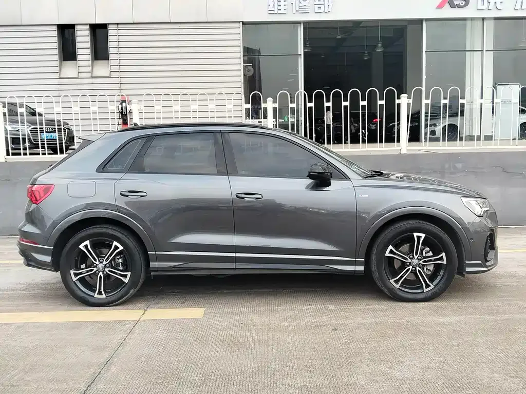 Audi Q3 — фото 10