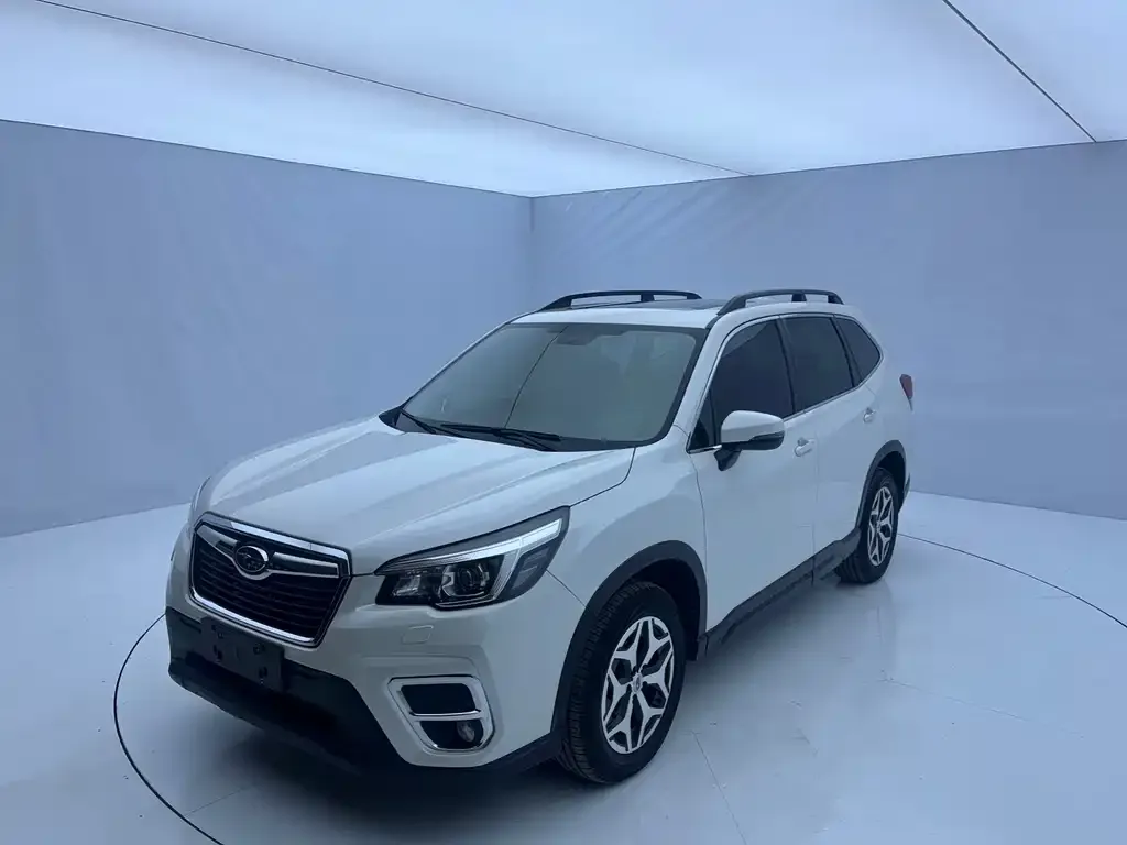 Subaru Forester — фото 1