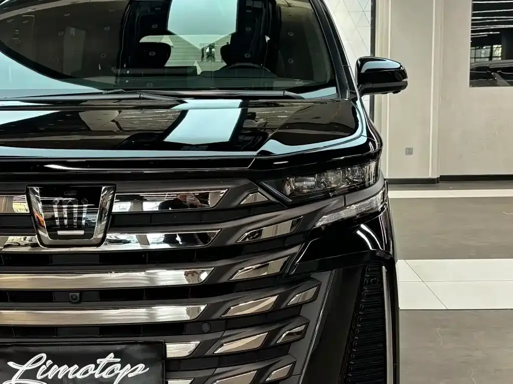 Toyota Vellfire — фото 6