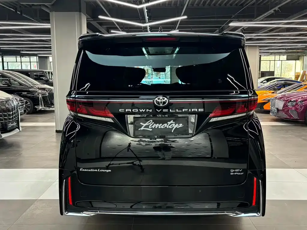 Toyota Vellfire — фото 3