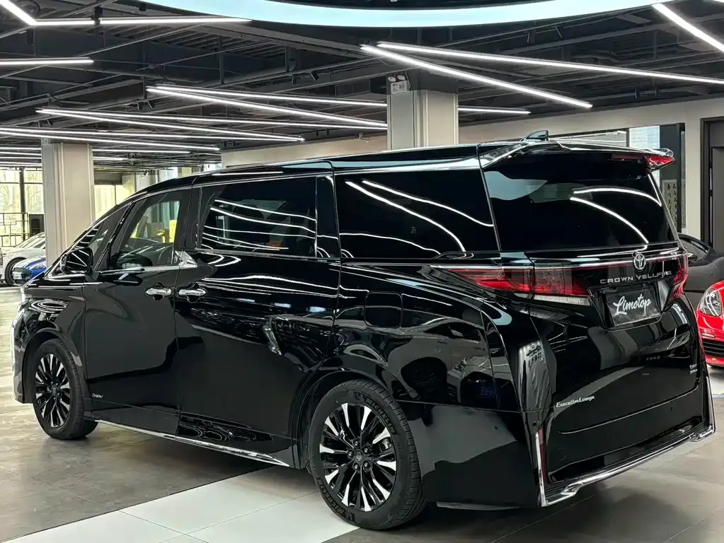 Toyota Vellfire — фото 7