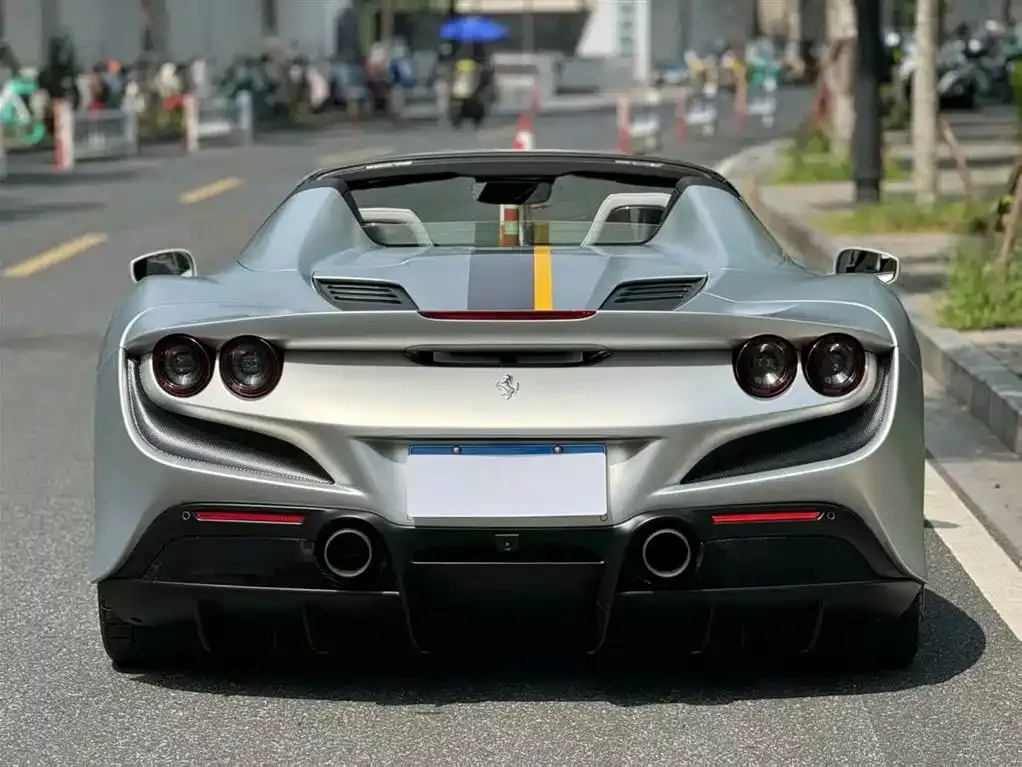 Ferrari F8 — фото 5