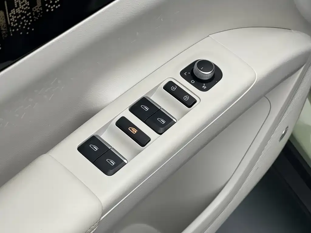 Geely Starburst — фото 10