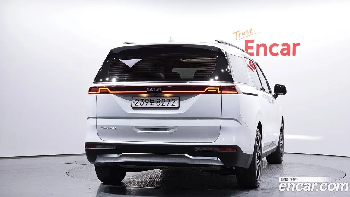 Kia Carnival — фото 7