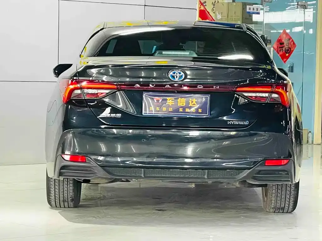 Toyota Avalon — фото 2