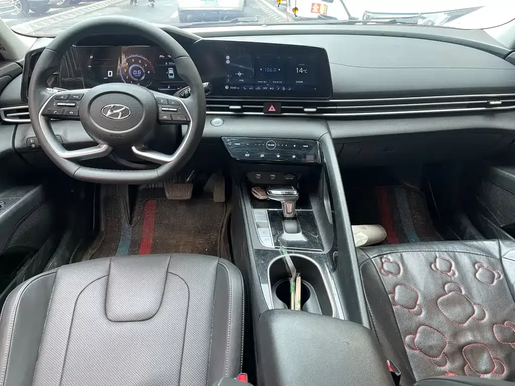 Hyundai Elantra — фото 2