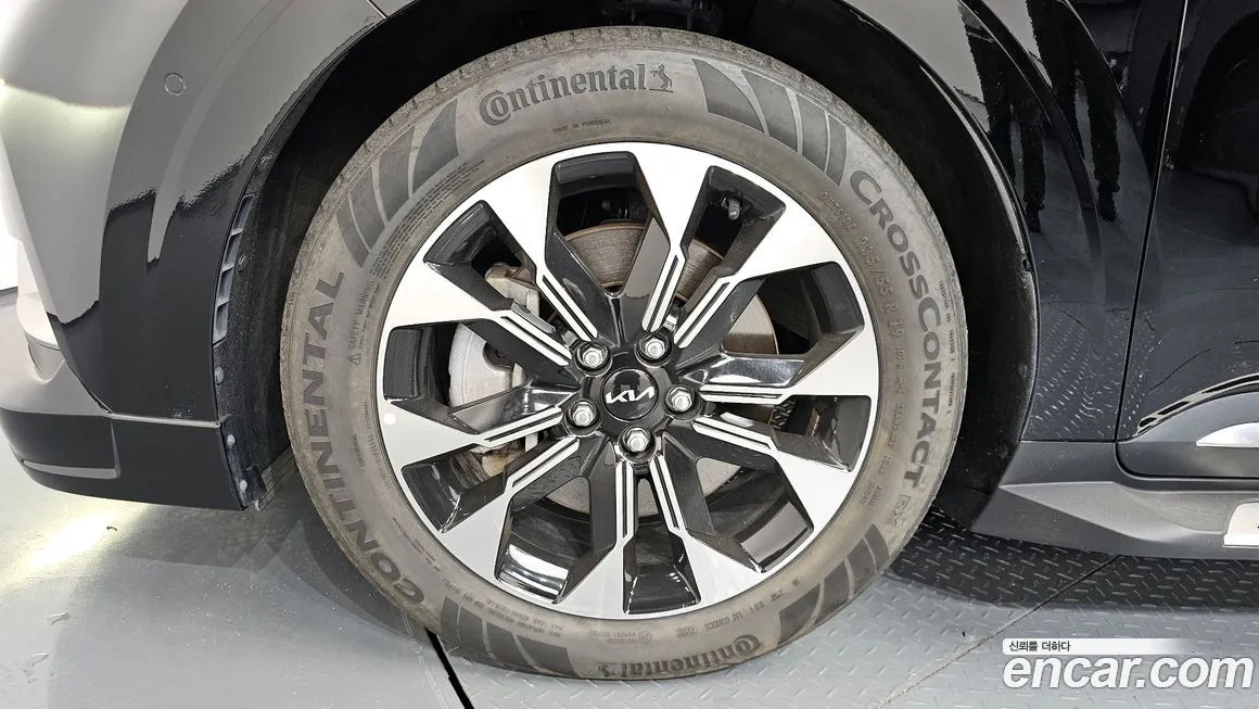 Kia Carnival — фото 10