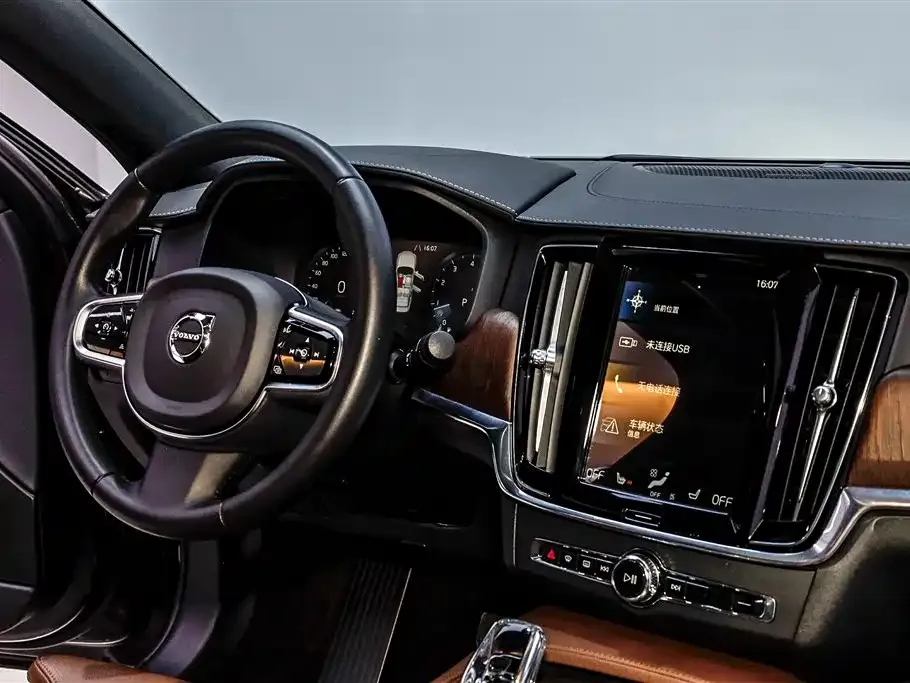 Volvo S90 — фото 9