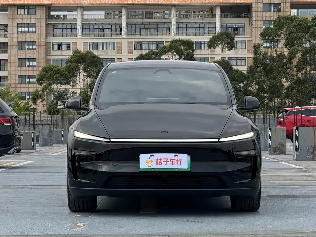 Tesla Model Y L — фото 3