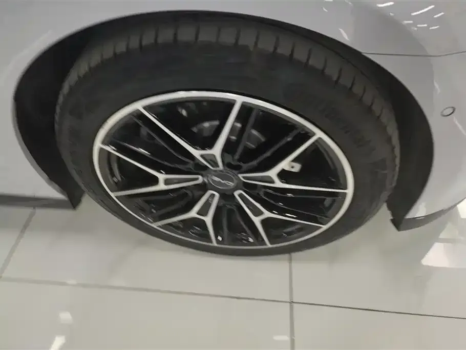 BYD Seal — фото 8