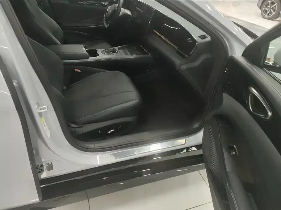 BYD Seal — фото 3