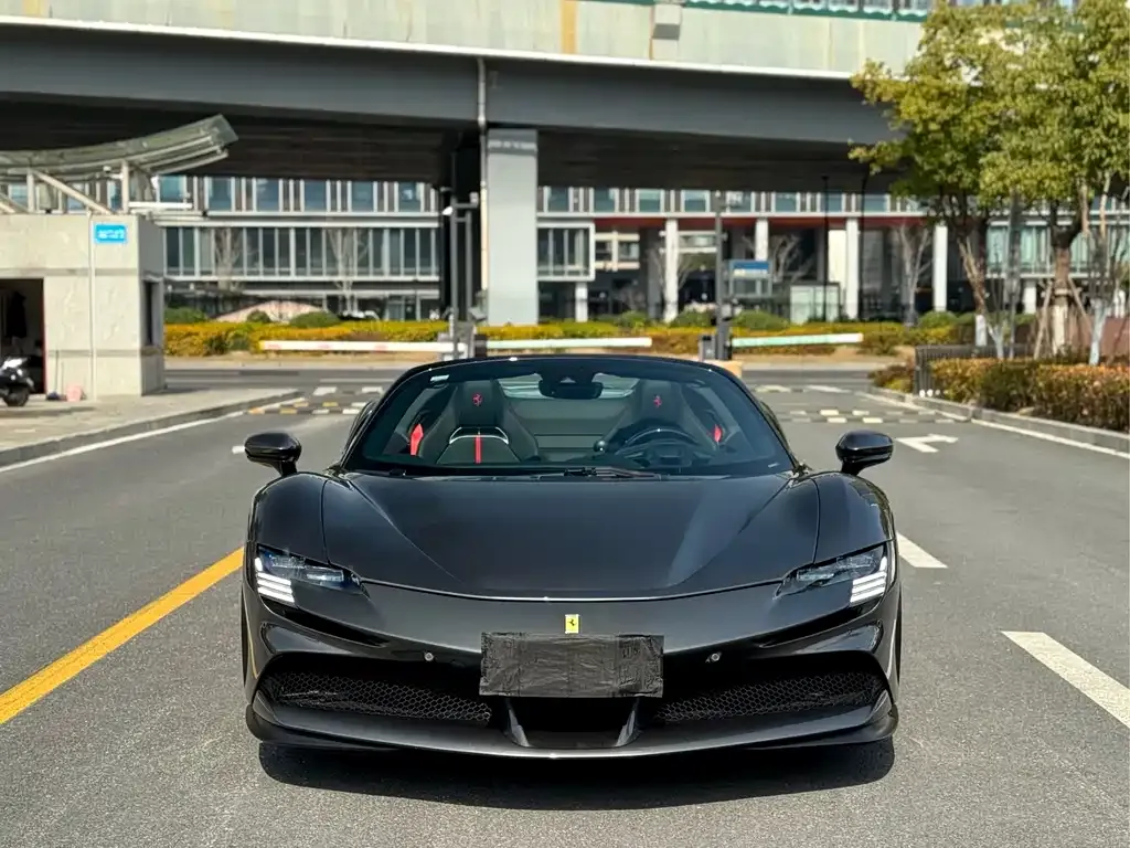 Ferrari SF90 — фото 1