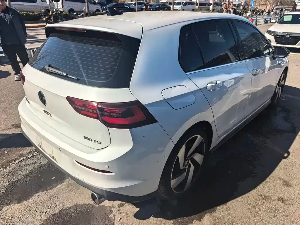 Volkswagen Golf GTI — фото 6
