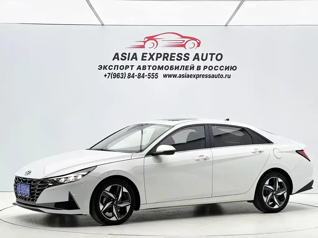 Hyundai Elantra — фото 1