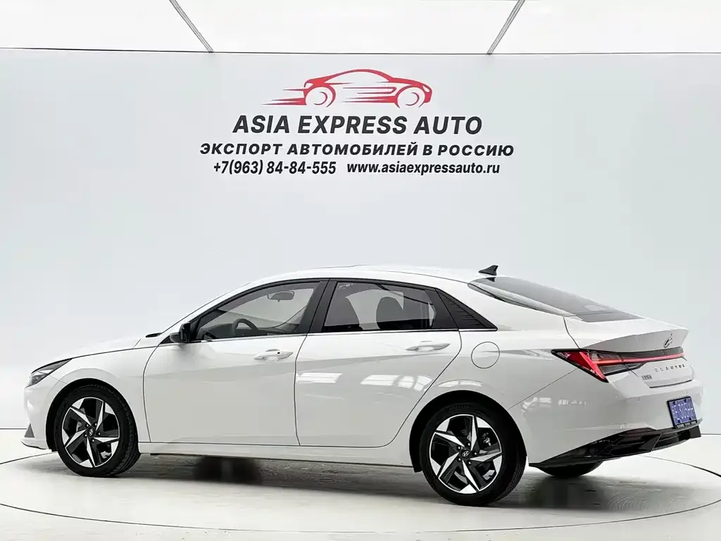 Hyundai Elantra — фото 8