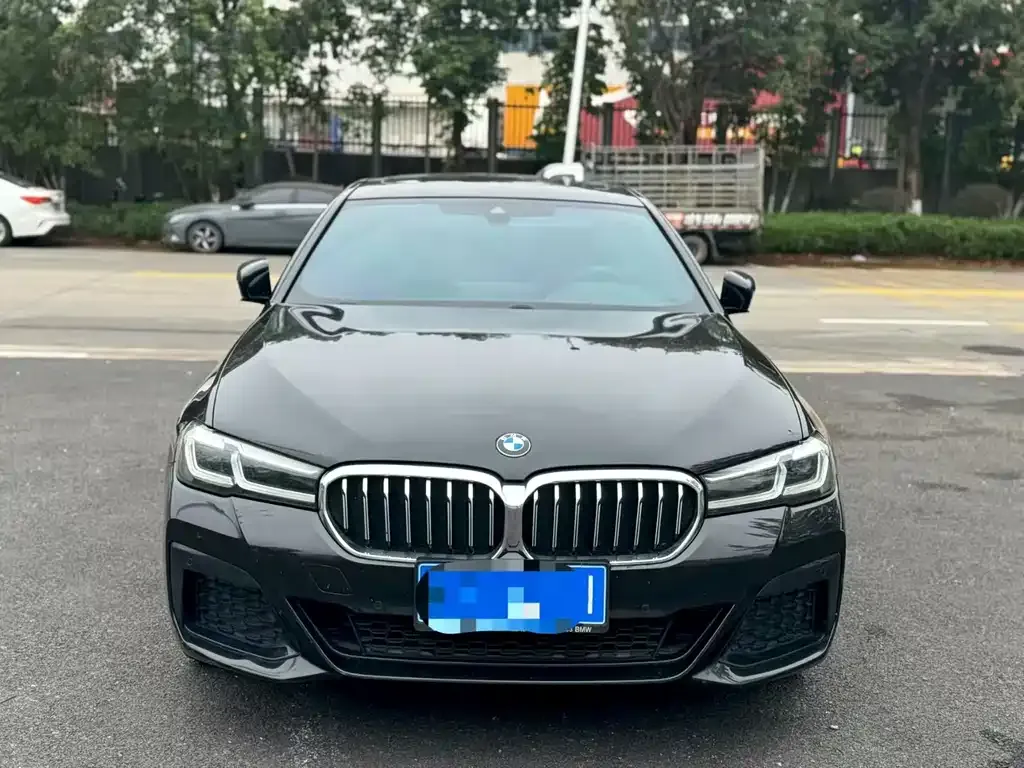 BMW 5 Series — фото 5