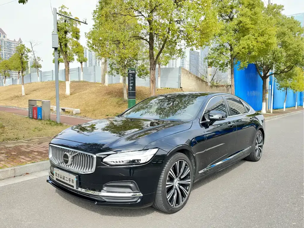 Volvo S90 — фото 1