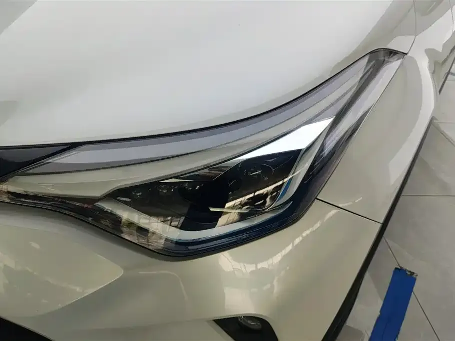 Toyota C-HR — фото 6