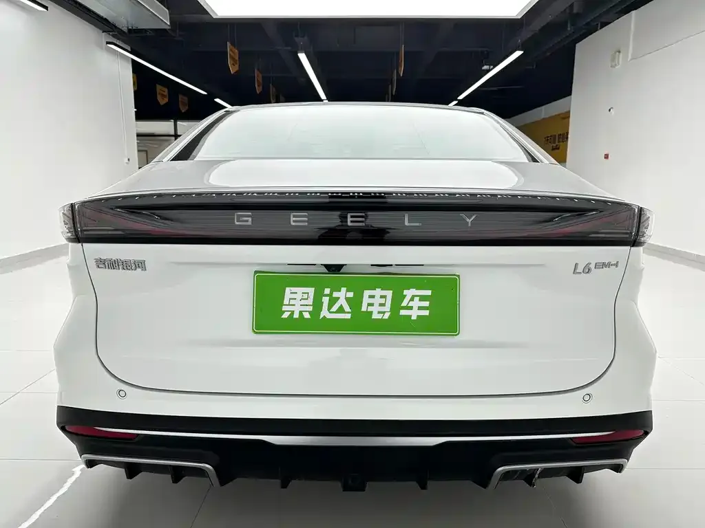 Geely Galaxy L6 — фото 10
