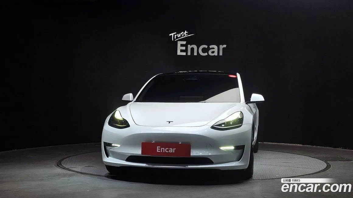Tesla Model 3 — фото 9
