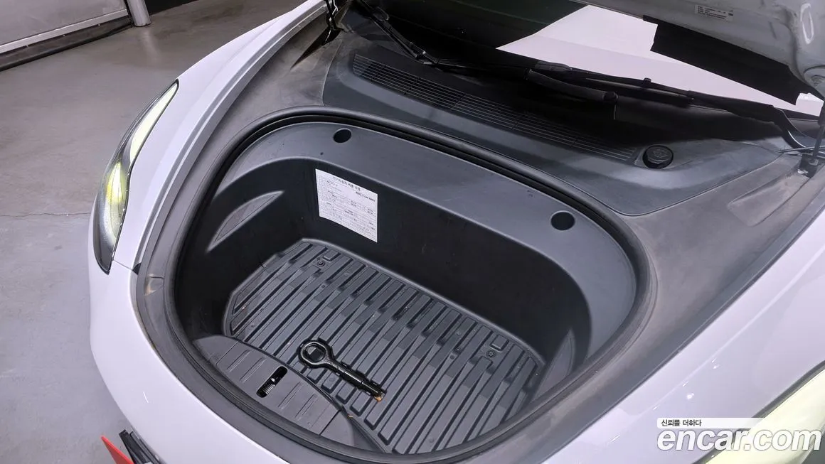 Tesla Model 3 — фото 10