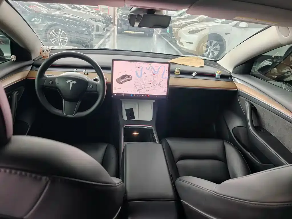Tesla Model 3 — фото 8