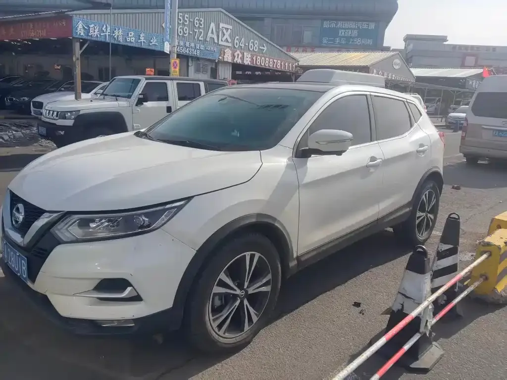 Nissan Qashqai — фото 10