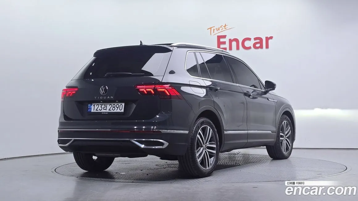 Volkswagen Tiguan — фото 2