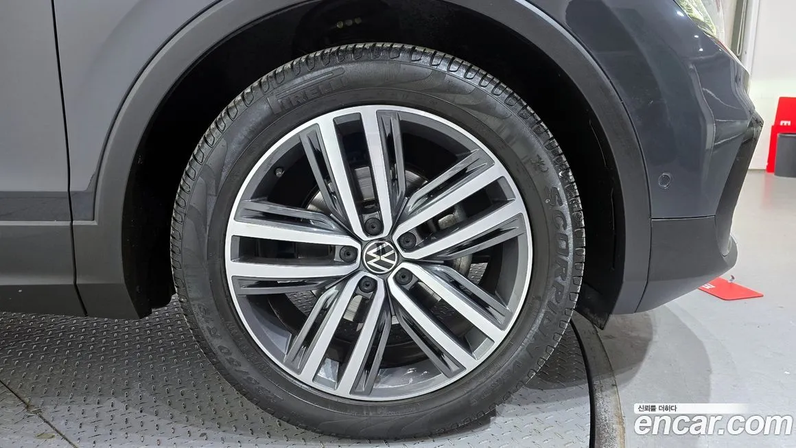 Volkswagen Tiguan — фото 3