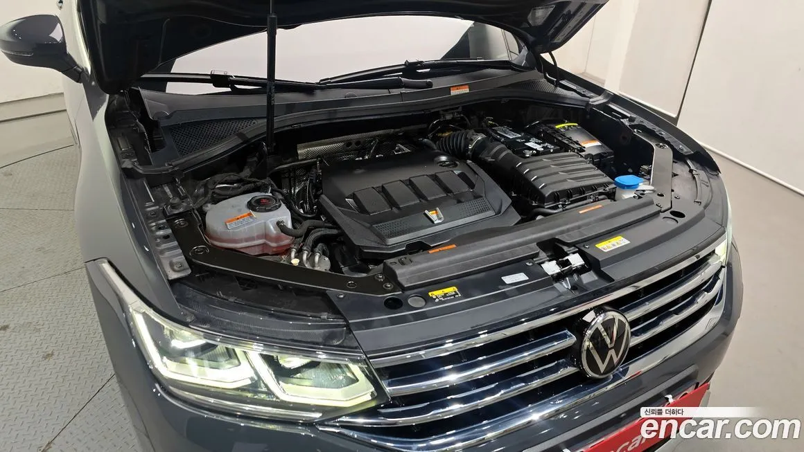 Volkswagen Tiguan — фото 8