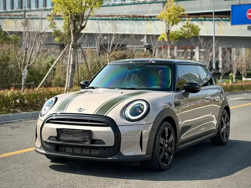 MINI Cooper (3-door) — фото 1