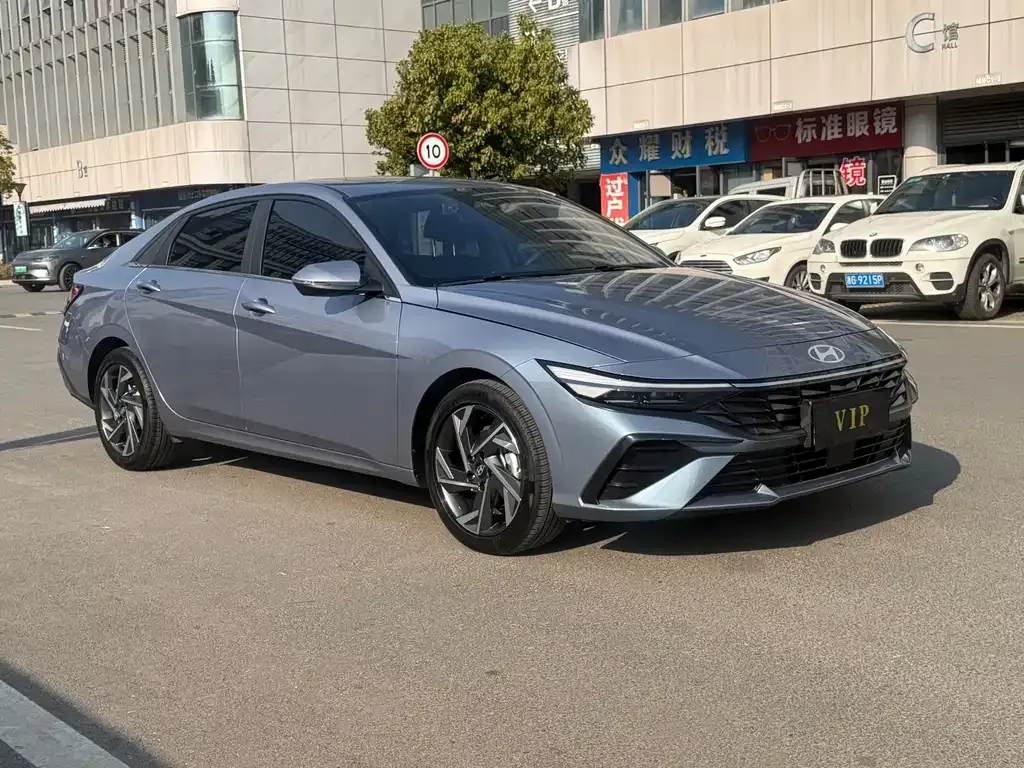Hyundai Elantra — фото 6