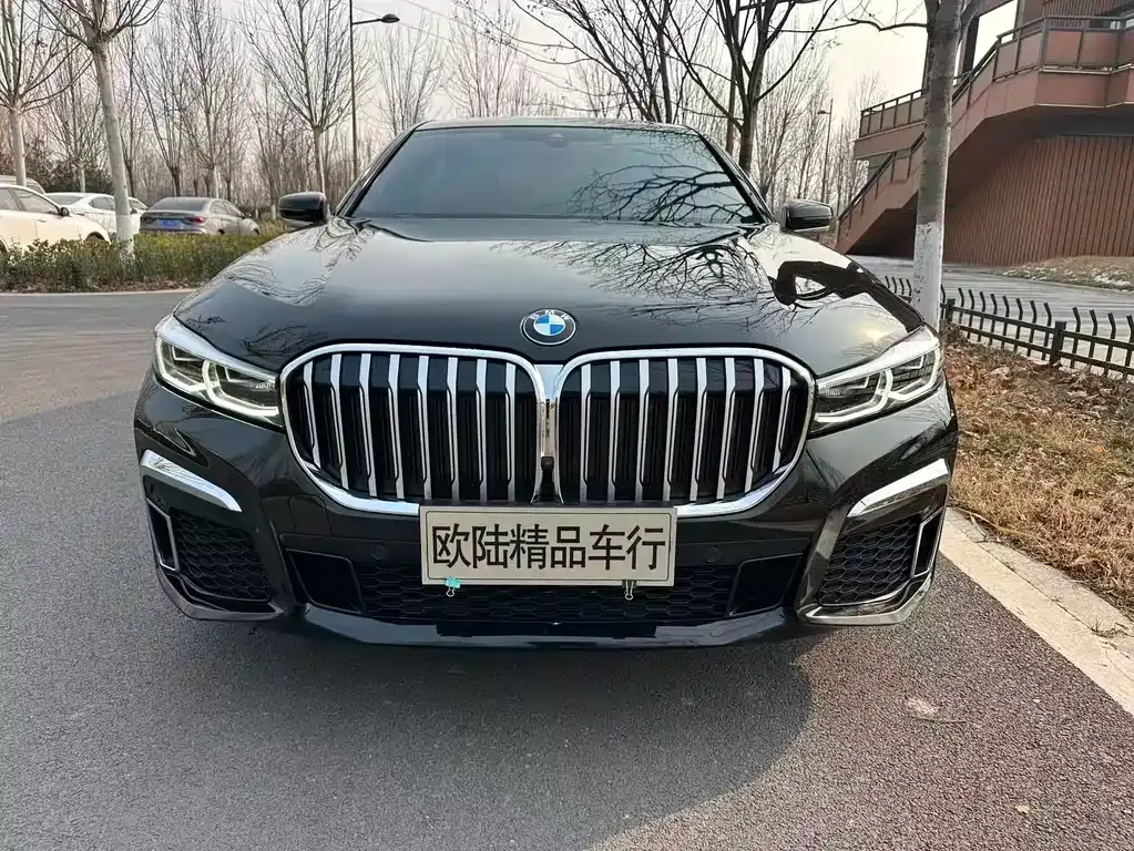 BMW 7 Series — фото 1