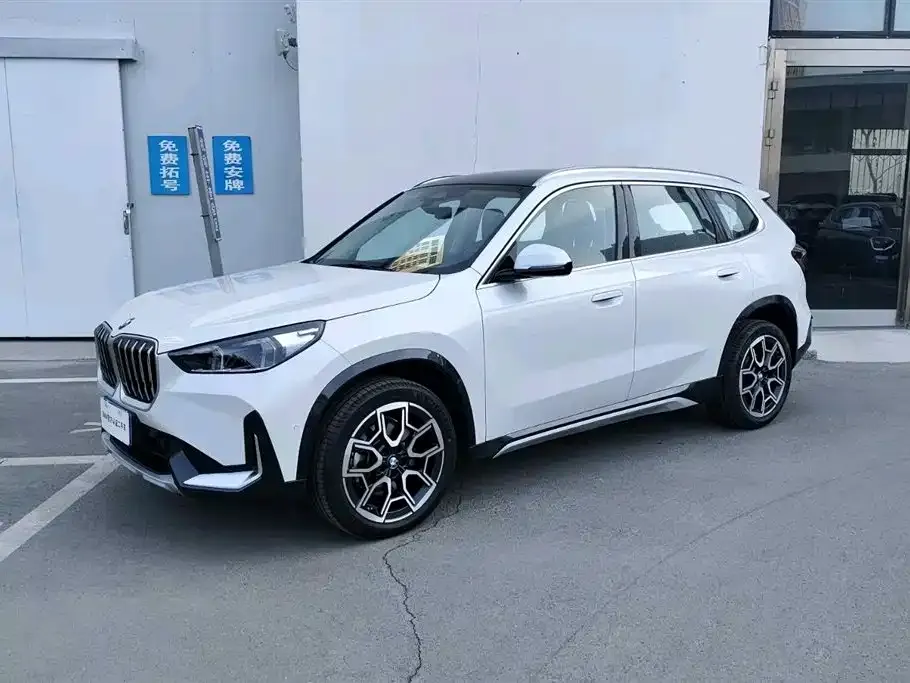 BMW X1 — фото 1