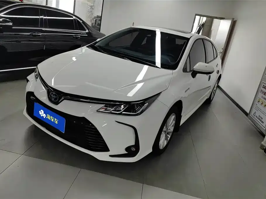 Toyota Corolla — фото 1