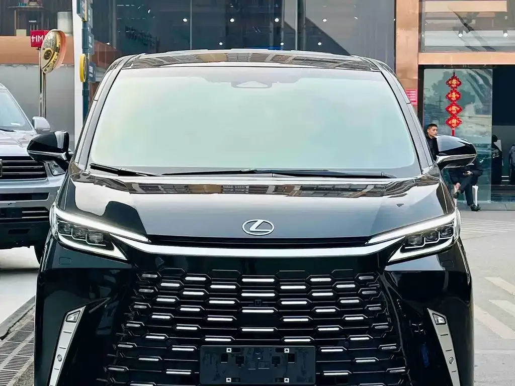 Lexus LM — фото 4