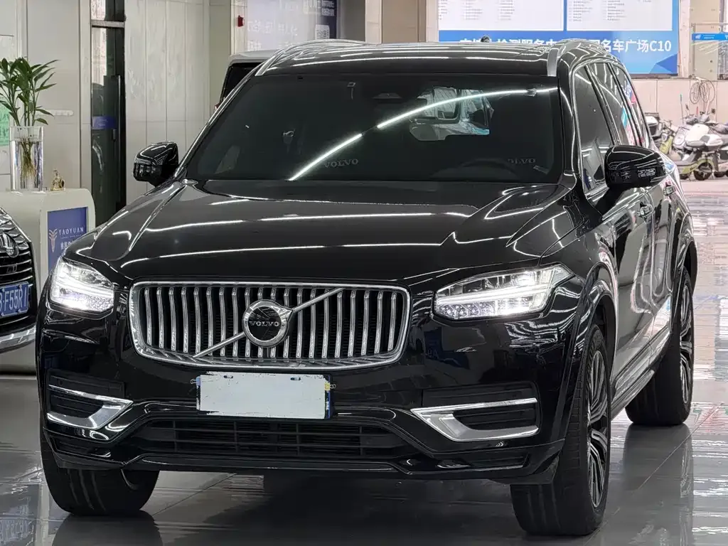 Volvo XC90 — фото 1