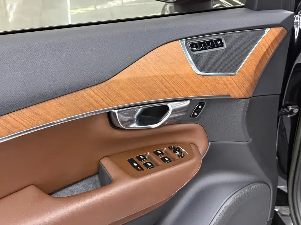Volvo XC90 — фото 2