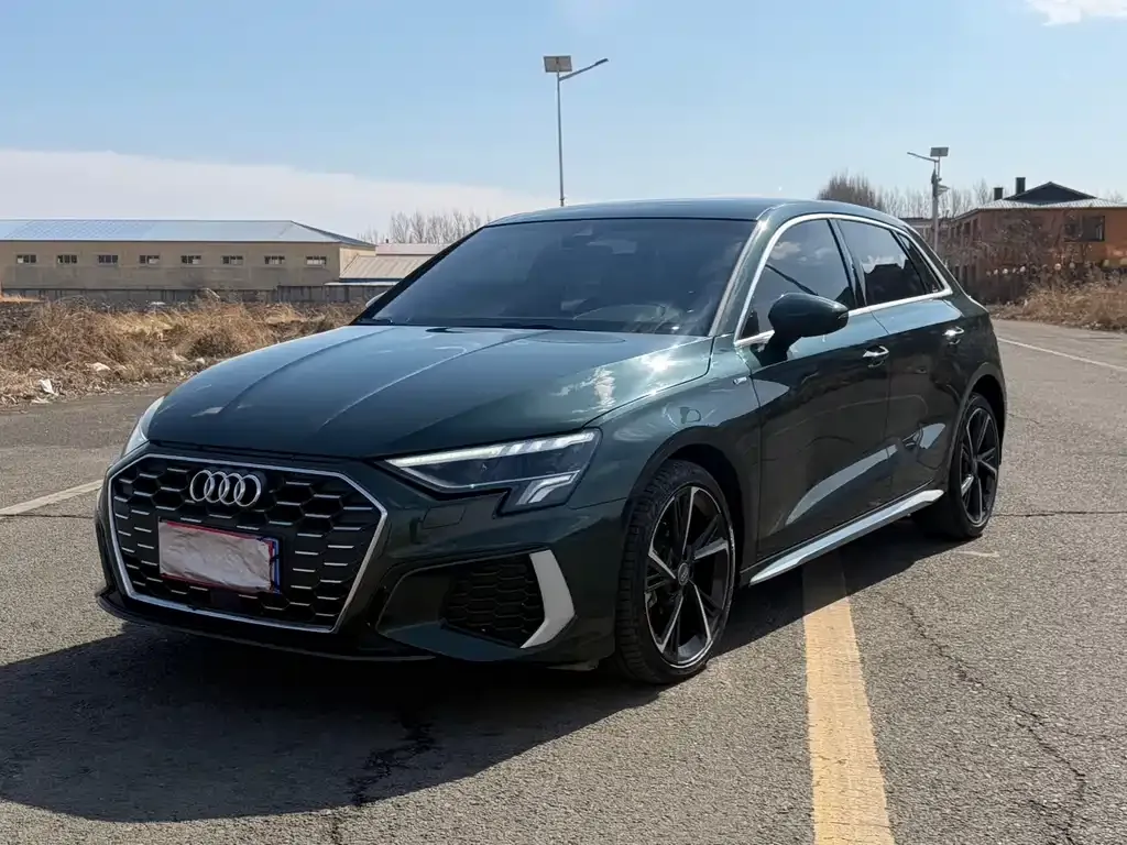 Audi A3 — фото 1