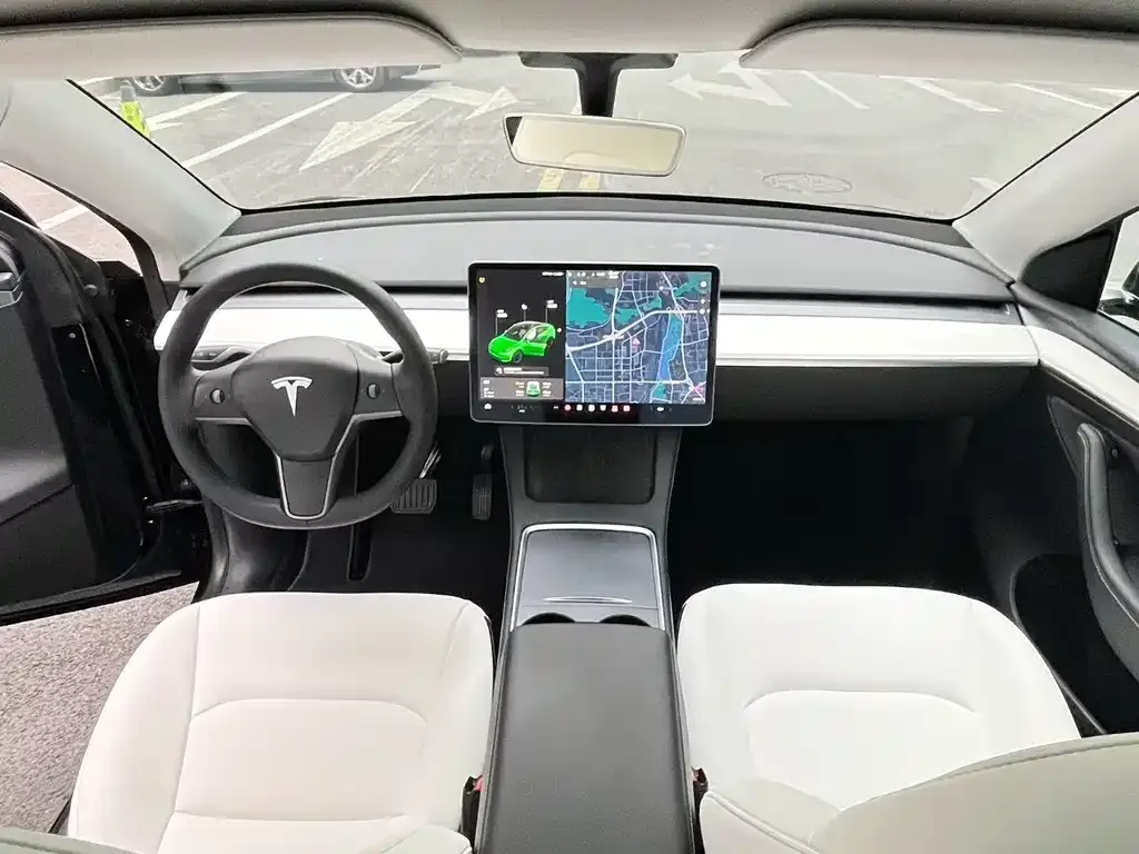 Tesla Model Y — фото 4