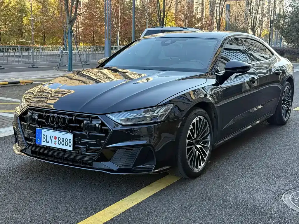 Audi A7L — фото 1