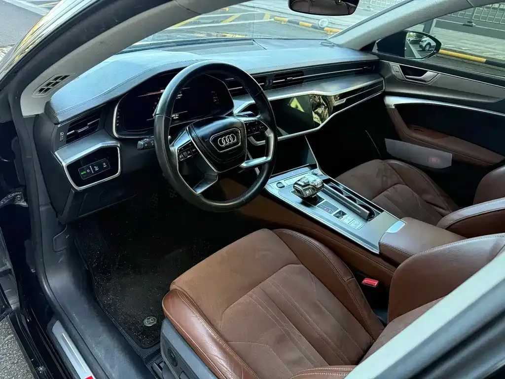 Audi A7L — фото 6